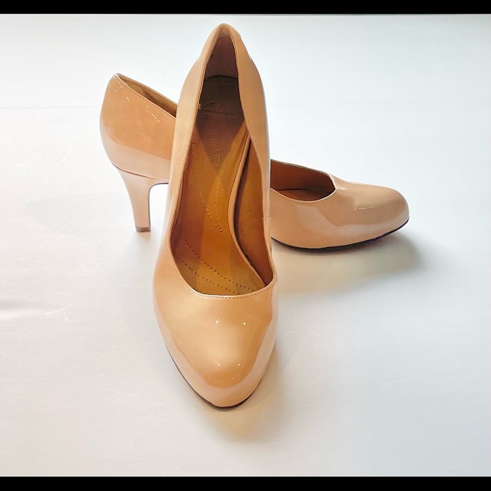 Clarks patent leather nude heels, size 9